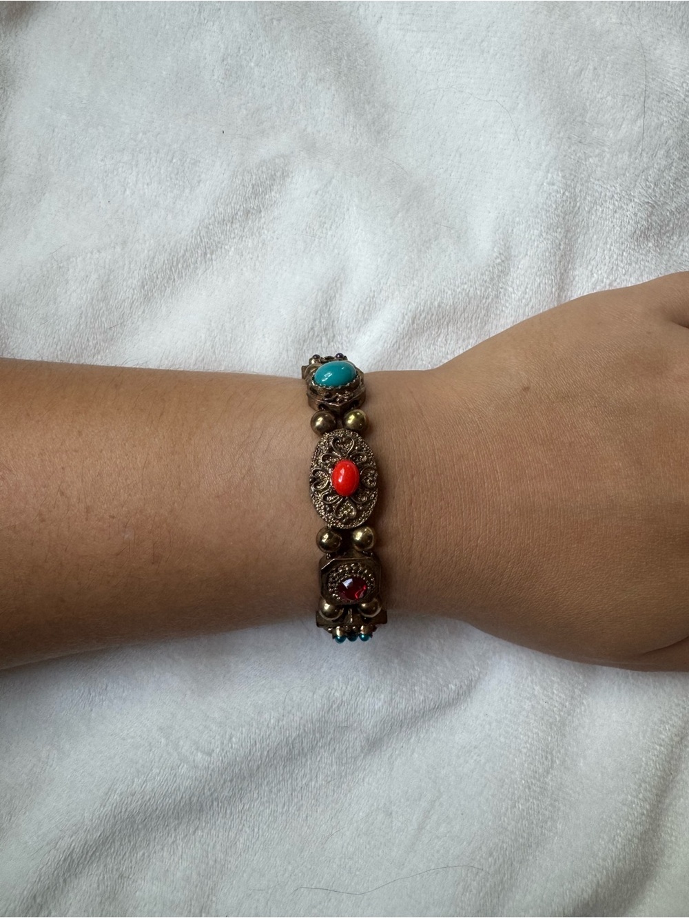 Vintage Boho Brass Multistone Stretch Bracelet with Turquoise and Coral Accents